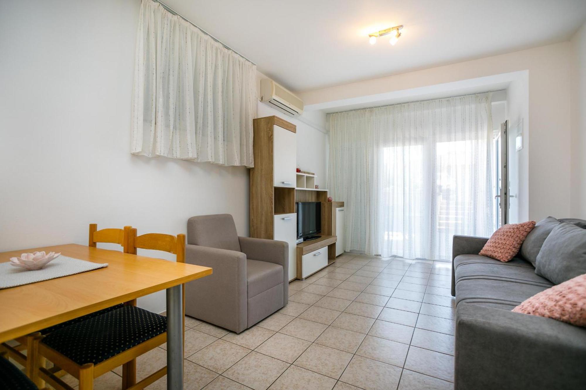 Apartment Pirun Baska  Ngoại thất bức ảnh