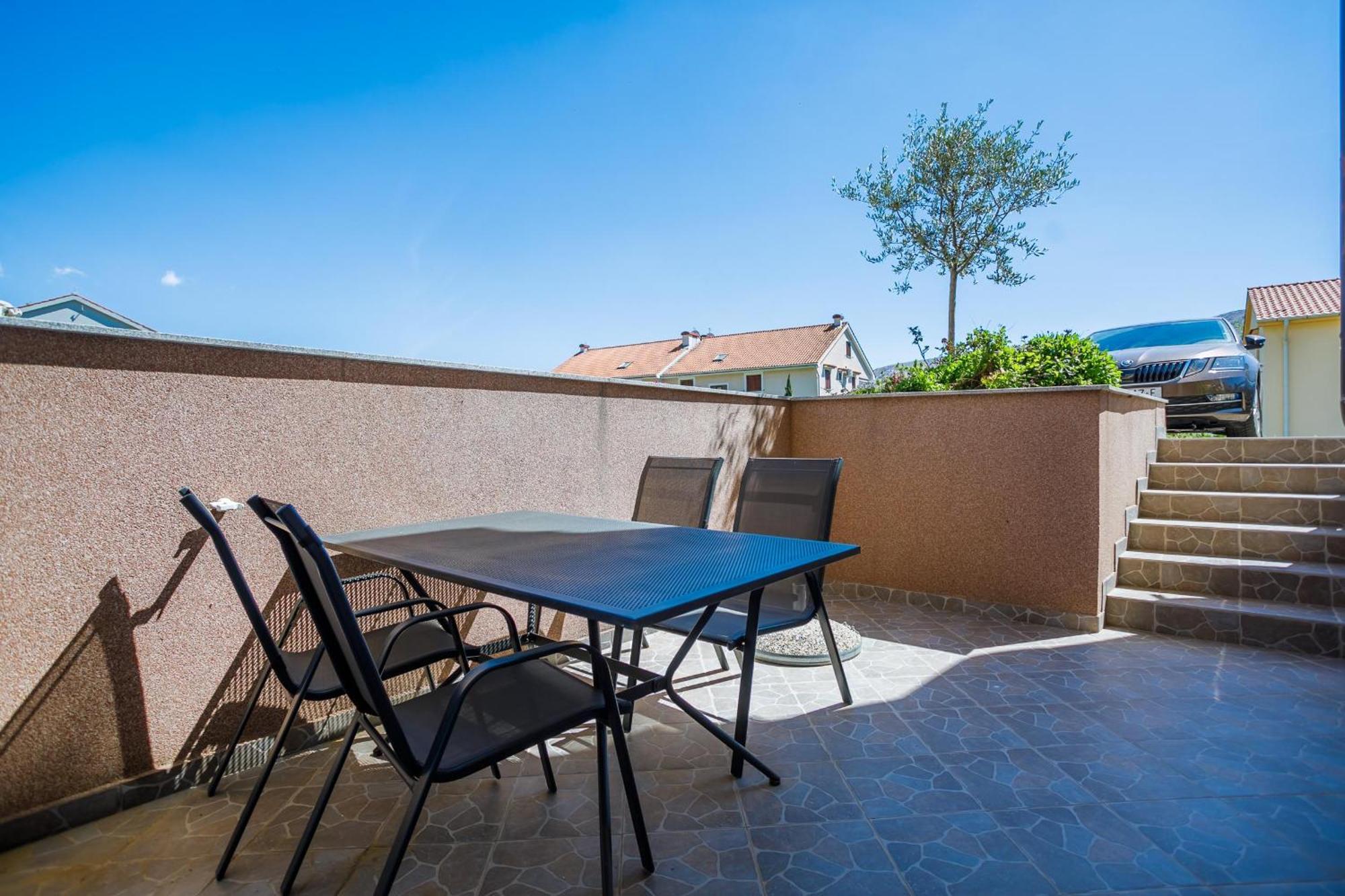 Apartment Pirun Baska  Ngoại thất bức ảnh