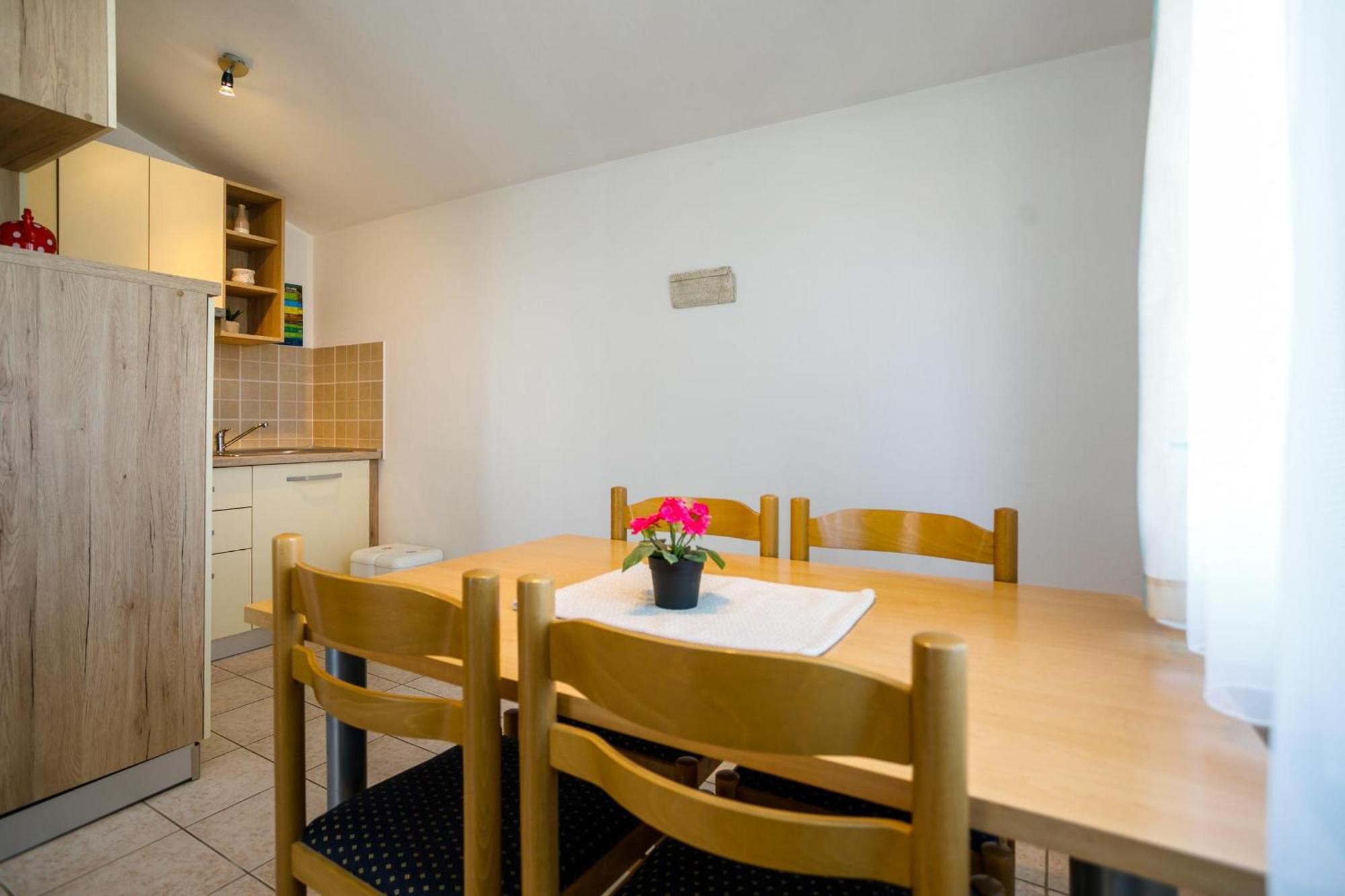 Apartment Pirun Baska  Ngoại thất bức ảnh